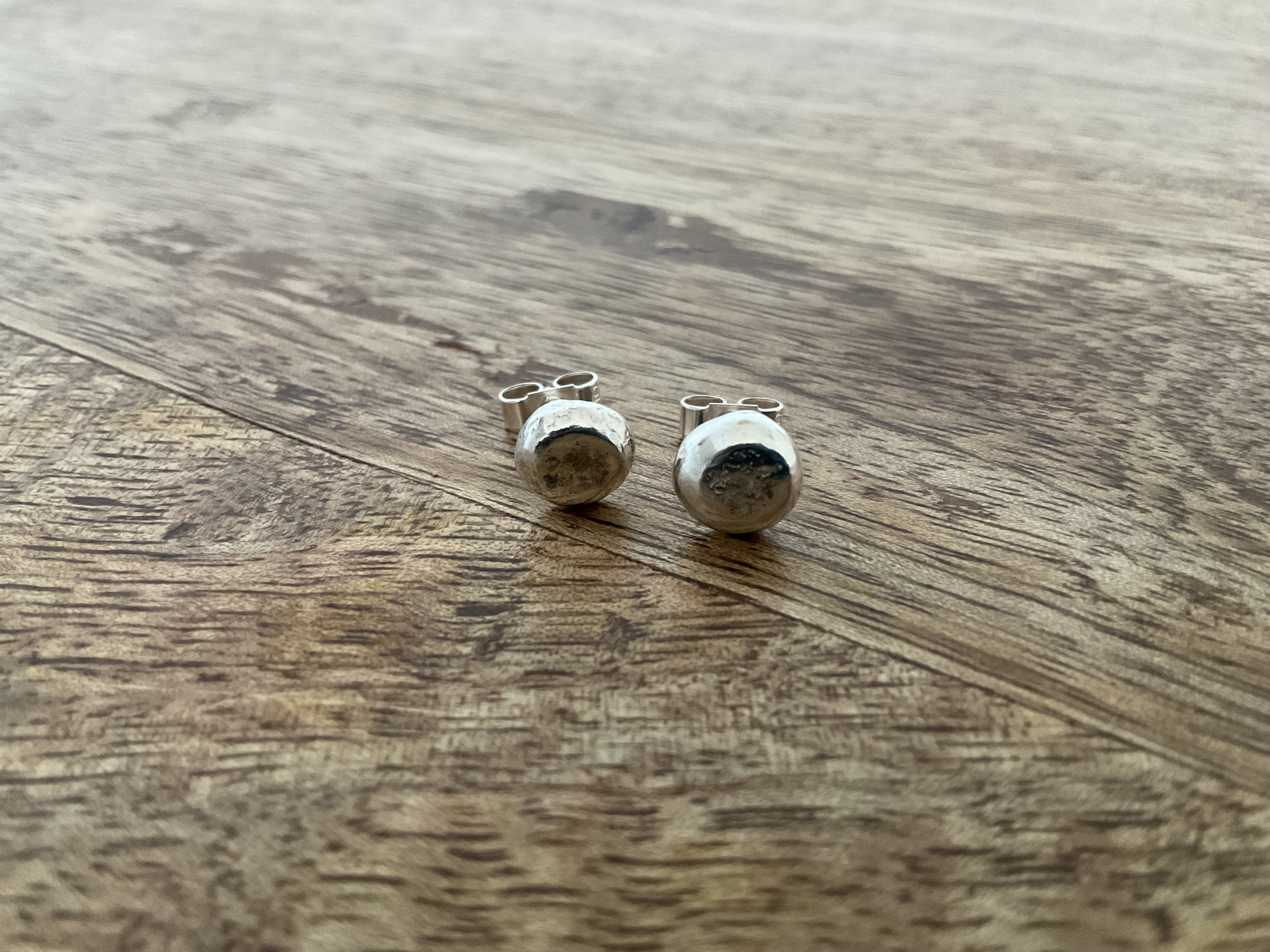 Flat Ball Stud Earrings - Click Image to Close